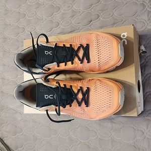 On Cloud womens cloudsurfer shoe